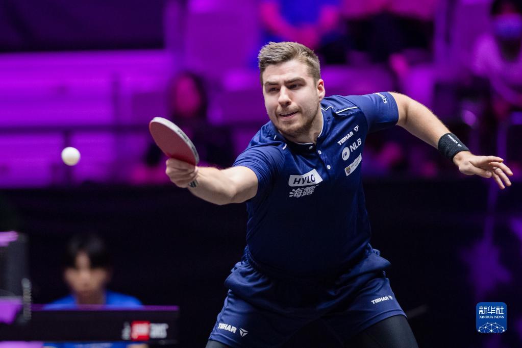 示了他们在 示了他们在