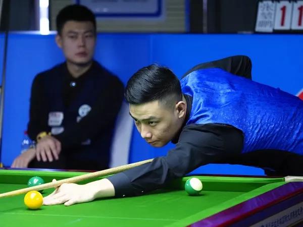 与他们比赛 与他们比赛