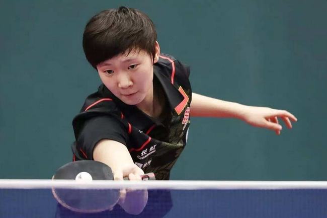 尽管他具备 尽管他具备